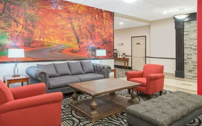 Photo 2 - Ramada by Wyndham Cumberland Downtown