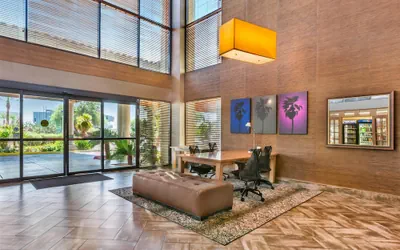 Photo 4 - Best Western Plus Scottsdale Thunderbird Suites