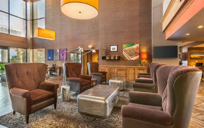 Photo 3 - Best Western Plus Scottsdale Thunderbird Suites