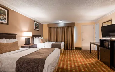 Photo 5 - Best Western Garden Villa Inn