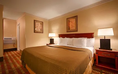 Photo 2 - Best Western Garden Villa Inn