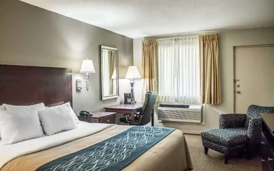 Photo 3 - Comfort Inn Sandusky