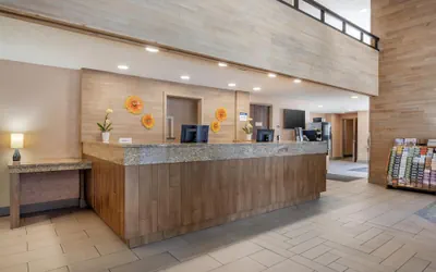 Photo 4 - Best Western Plus Oak Harbor Hotel & Conference Center