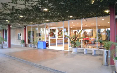 Photo 2 - Ontario Airport Inn