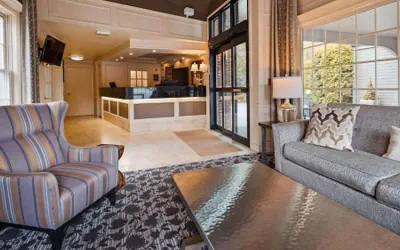 Photo 5 - Wingate by Wyndham Bellingham Heritage Inn