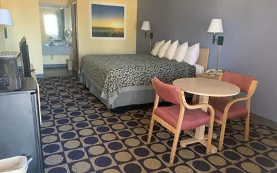 Photo 5 - Days Inn by Wyndham Byron
