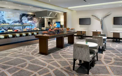 Photo 3 - Newark Liberty International Airport Marriott