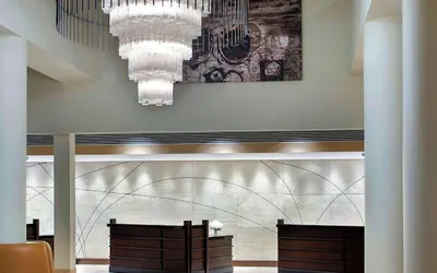 Photo 5 - Newark Liberty International Airport Marriott