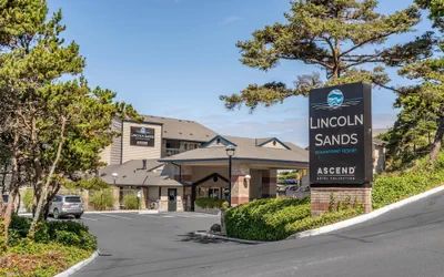 Photo 2 - Lincoln Sands Oceanfront Resort, an Ascend Collection Hotel