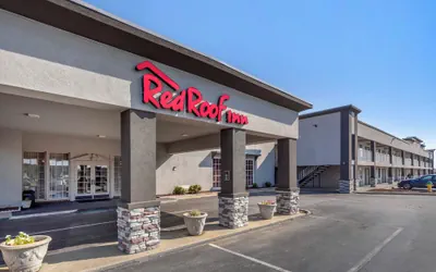 Photo 2 - Red Roof Inn Dunn