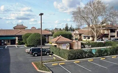 Motel 6 Oakdale, CA