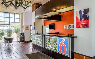 Photo 3 - Motel 6 Oakdale, CA