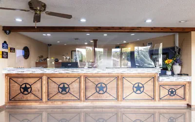Photo 2 - Boerne Inn and Suites