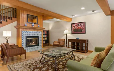 Photo 3 - Country Inn & Suites by Radisson, Holland, MI