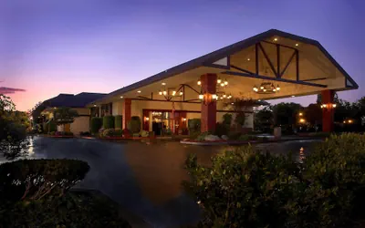 Photo 2 - University Square Hotel