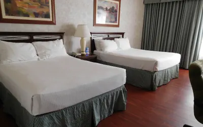 Photo 4 - University Square Hotel