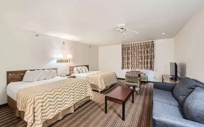 Photo 4 - Travelodge by Wyndham Longmont