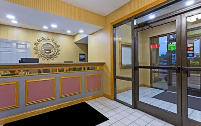 Photo 3 - Super 8 by Wyndham Franklin Hwy 31