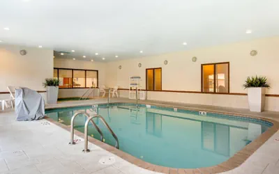 Photo 2 - Comfort Inn & Suites Green Bay Stadium Area