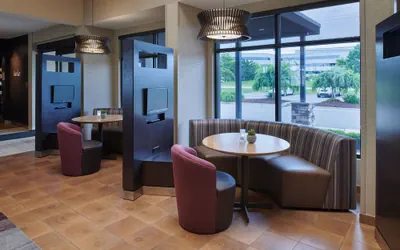 Photo 2 - Courtyard by Marriott Detroit Troy