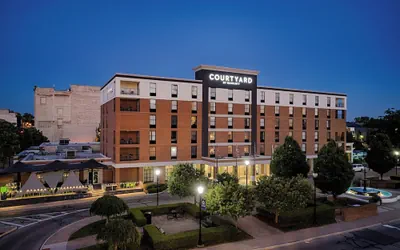Photo 2 - Courtyard by Marriott Springfield Downtown