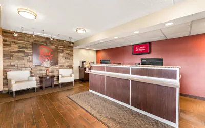 Photo 3 - Red Roof Inn Allentown Airport
