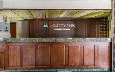 Photo 2 - Quality Inn Schaumburg - Chicago near the Mall