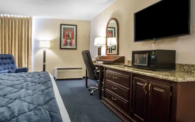 Photo 4 - Quality Inn Schaumburg - Chicago near the Mall