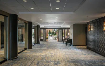 Photo 5 - Sheraton LaGuardia East Hotel