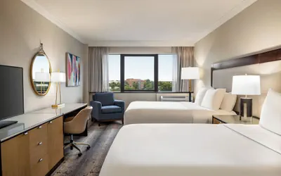 Photo 5 - Crowne Plaza Edison by IHG