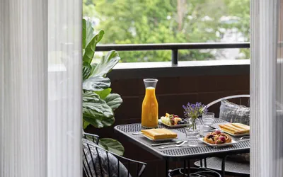 Photo 4 - Crowne Plaza Edison by IHG