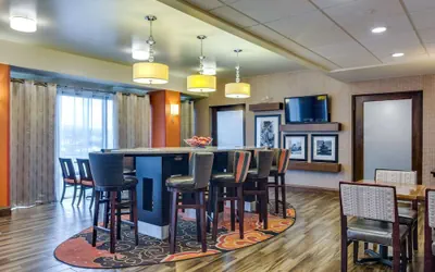 Photo 4 - Hampton Inn Johnson City
