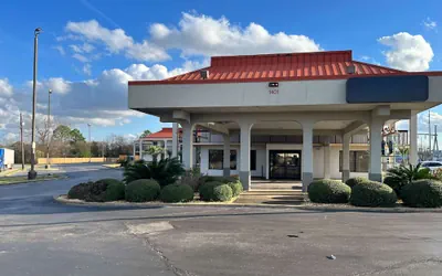 Photo 2 - Motel 6 Montgomery, AL - Eastern Blvd.