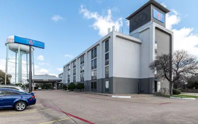 Photo 2 - Motel 6 Lewisville, TX - Medical City