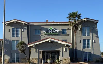 Photo 2 - Wingate by Wyndham Galveston Beachfront at the Seawall