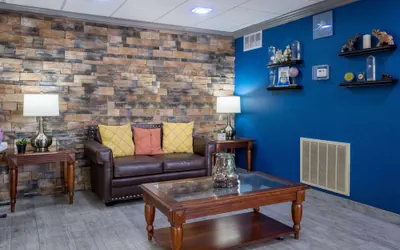 Photo 5 - Days Inn & Suites by Wyndham Commerce