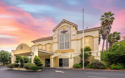 Photo 2 - Comfort Inn Fairfield Napa Valley Area