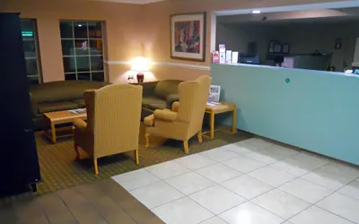 Photo 2 - America's Best Inn and Suites Beaufort