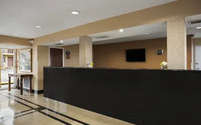 Photo 2 - Days Inn by Wyndham Dallas Irving