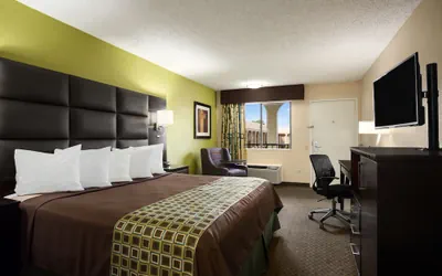 Photo 3 - Days Inn by Wyndham Dallas Irving