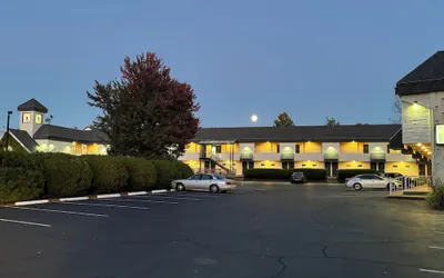 Photo 2 - Black Mountain Inn