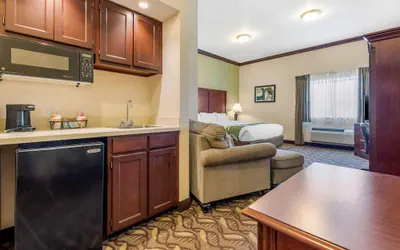 Photo 3 - Quality Inn & Suites Zanesville City Center