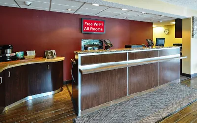 Photo 4 - Red Roof Inn Louisville East - Hurstbourne