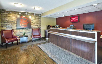 Photo 3 - Red Roof Inn Louisville East - Hurstbourne