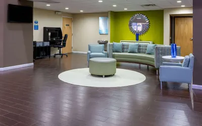 Photo 3 - Days Inn & Suites by Wyndham Cherry Hill - Philadelphia