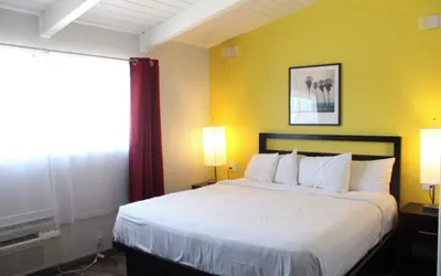 Photo 2 - Sunset Inn