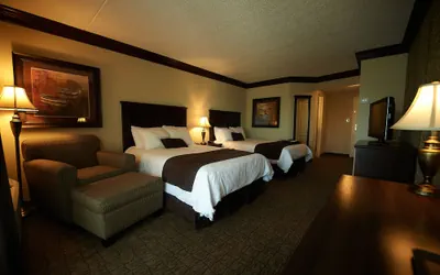 Photo 4 - Fourwinds Lakeside Inn & Marina