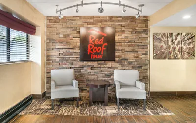 Photo 4 - Red Roof Inn Detroit Metro Airport - Taylor