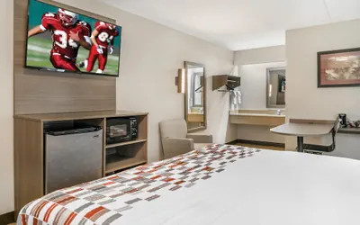 Photo 2 - Red Roof Inn Detroit Metro Airport - Taylor