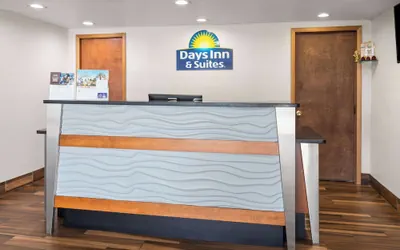 Photo 3 - Days Inn by Wyndham Wauseon